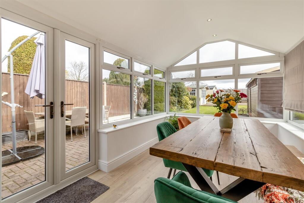 8640908-interior09.jpg