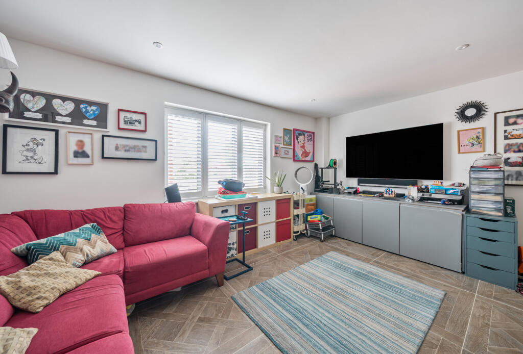 1354936-7-68c7ff5...