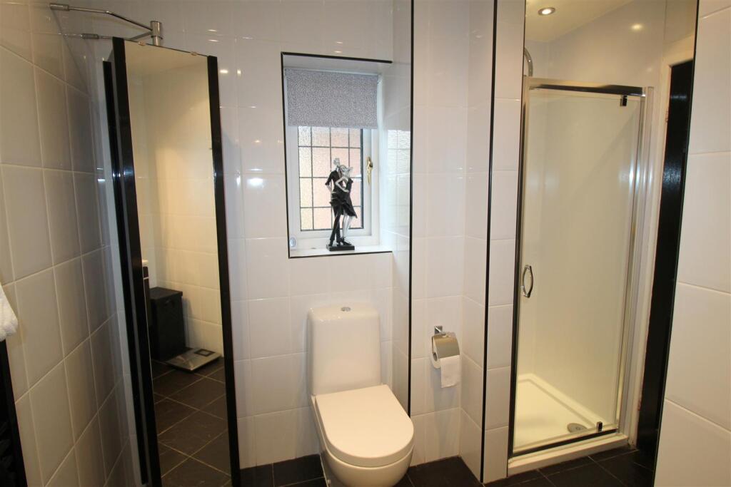 Westwood Mews, 2, en suite 2.JPG