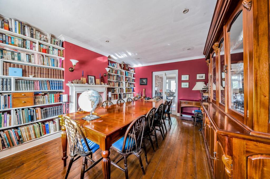 Davidson Frost-Wellings, DFW, Chiltern Avenue, Bus