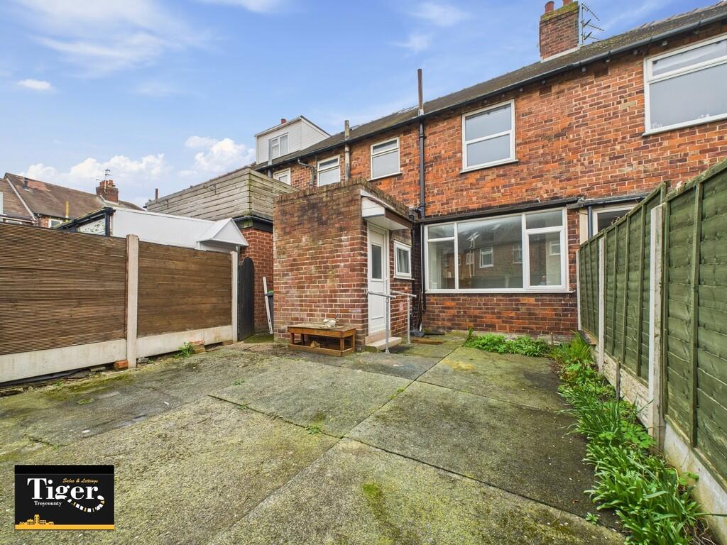 CAM02176G0-PR0527...