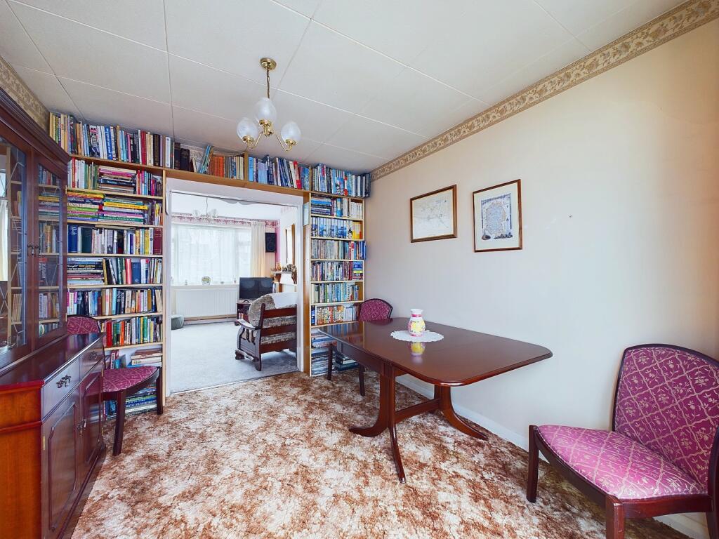 CAM01338G0-PR0090-STILL010