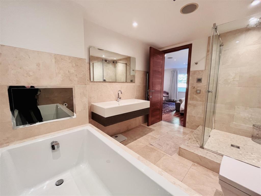 Principal En Suite Aspect 2
