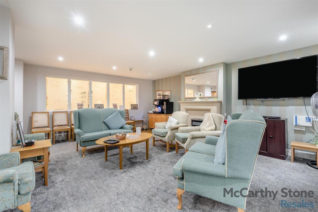 8670809-interior17.jpg