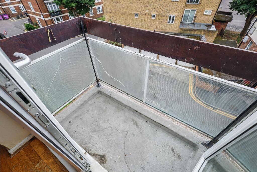 Flat 22 Rapley House, Turin Street, Bethnal Green, London, E2 6NH