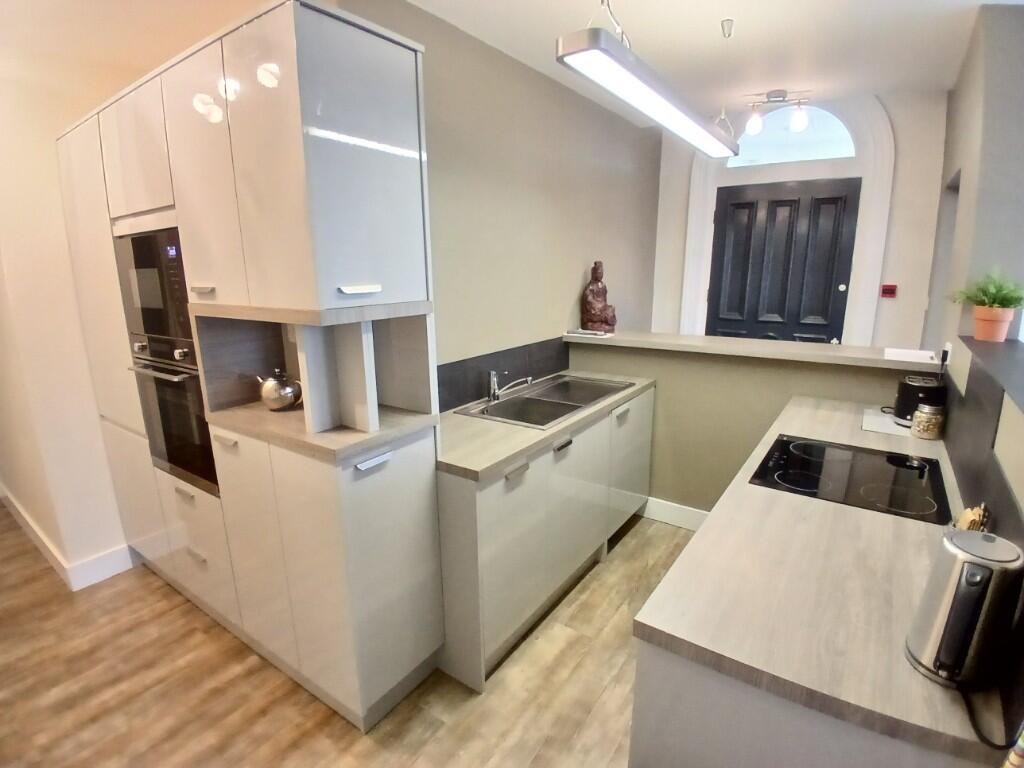 BREAKFAST KITCHEN