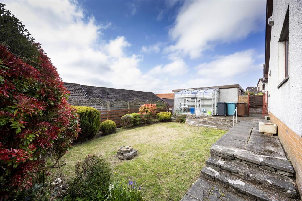 14_LAIRDS_HILL_PLACE_KILSYTH_002.JPG