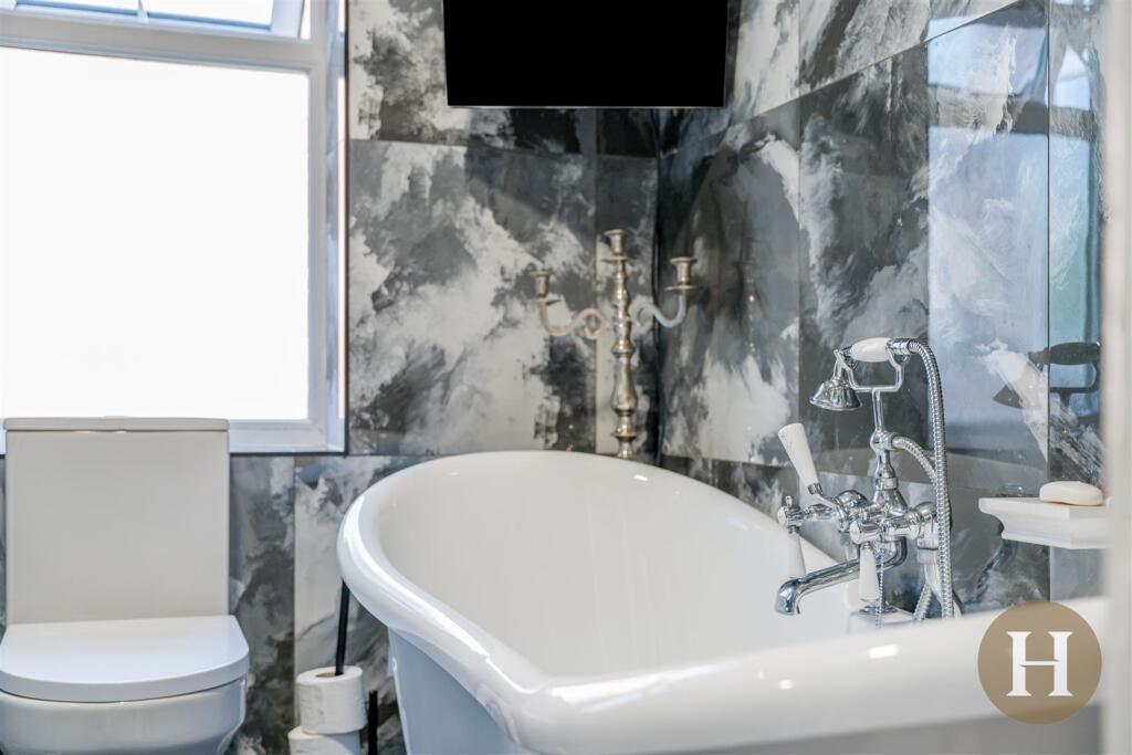 Hadleigh Estate Agents-68.jpg