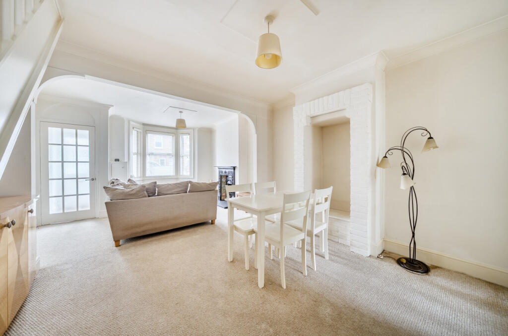 1369387-6-68f0a4c...