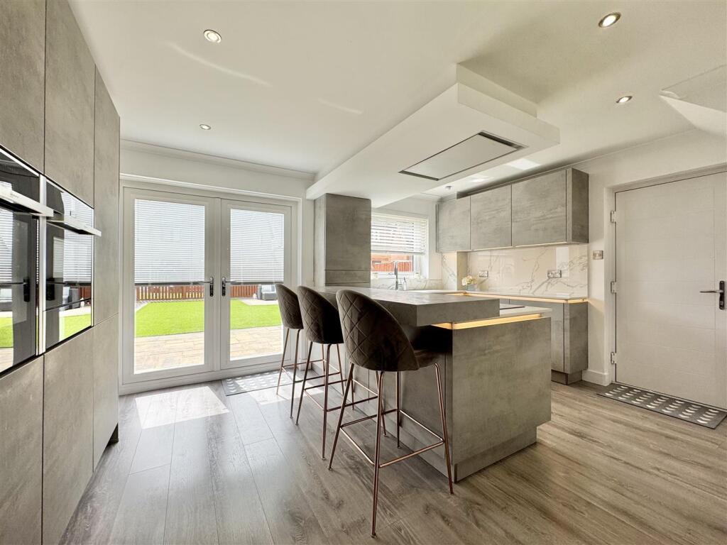 Kitchen/Dining