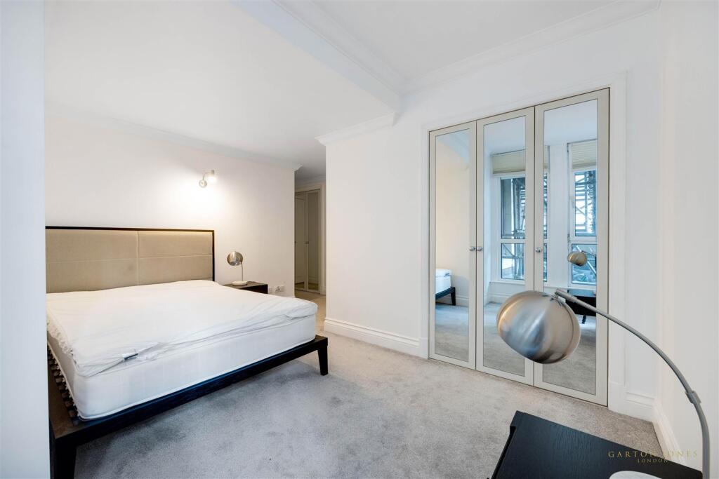 bedroom (4).jpg