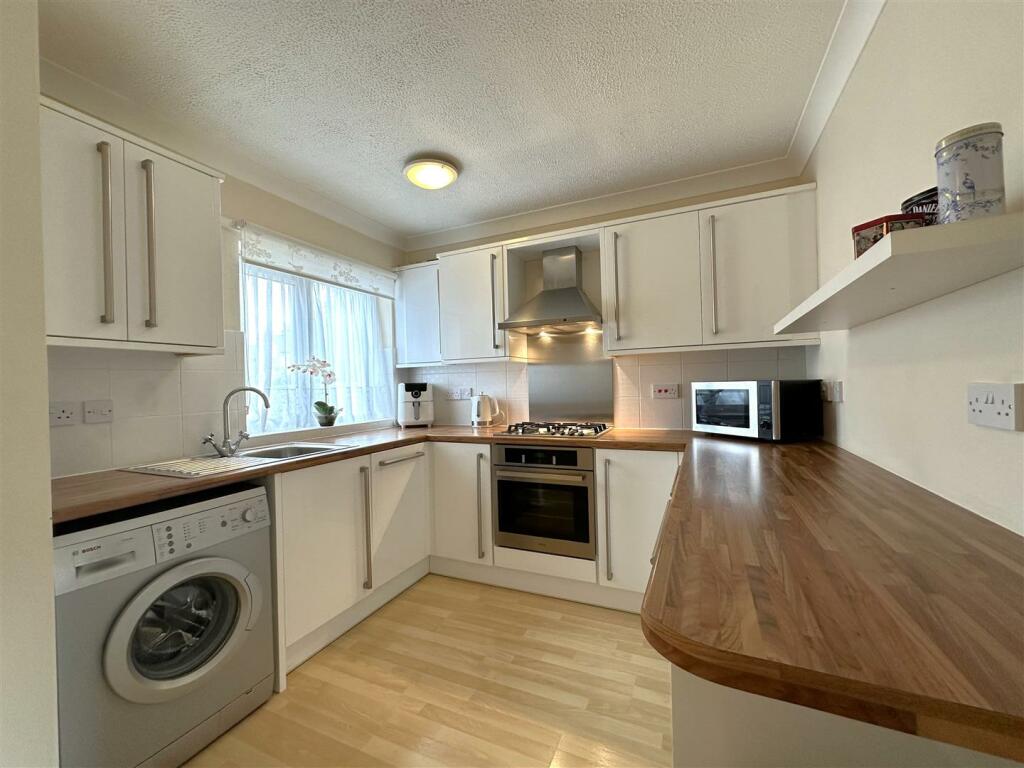 Stylish Modern Kitchen 057