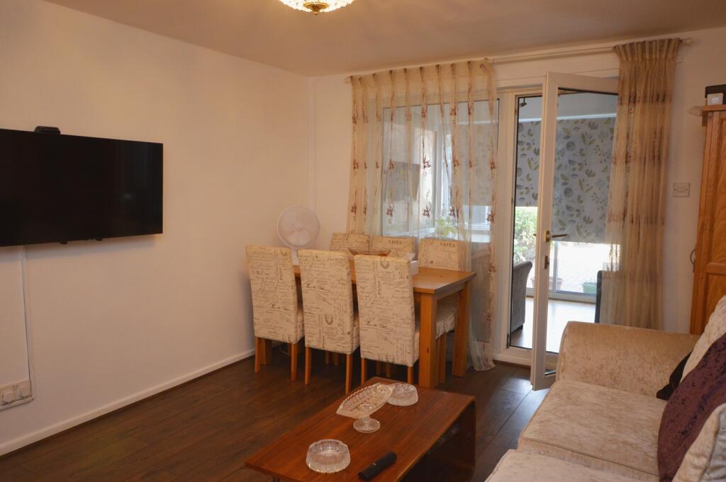 Living Room Extra Photo