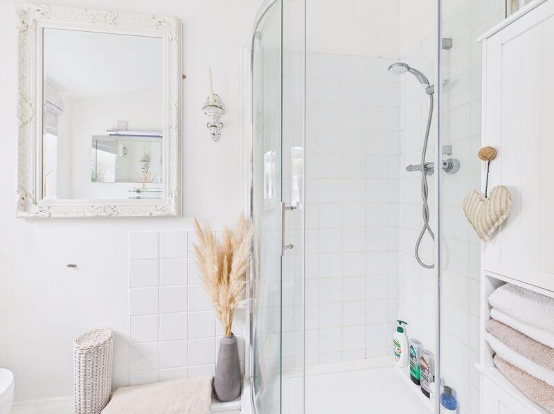 Shower room ground floor