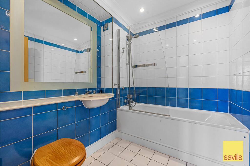 En Suite Bathroom