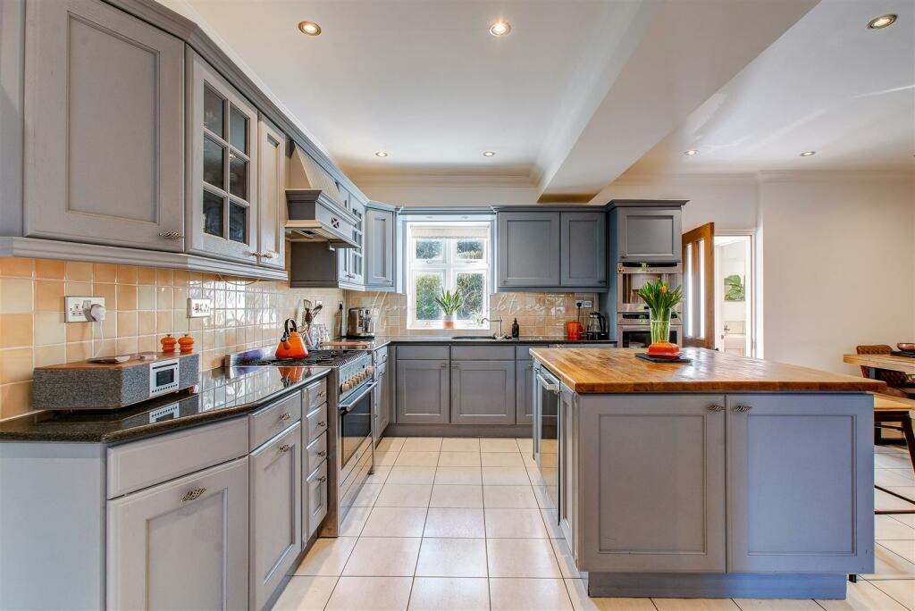 Holybush Road, Cyncoed, HernCrabtree (30).jpg