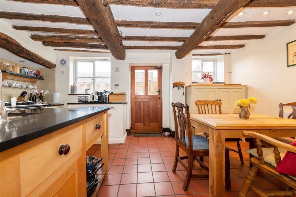 Grange Farm House - internal-19.JPG