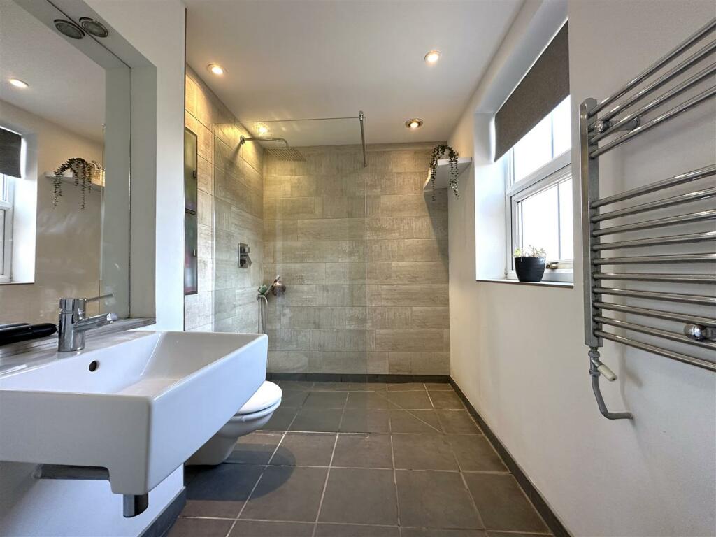 Master En-Suite 334