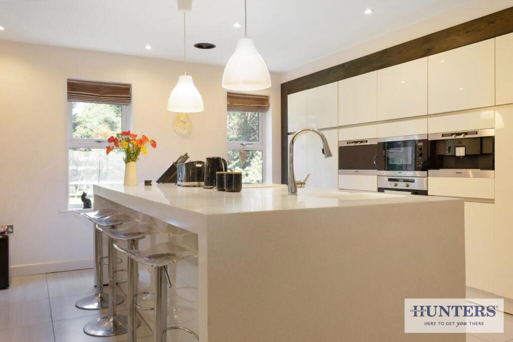 96880_Greenacres-Esholt-Avenue-Guiseley (17) - Cop