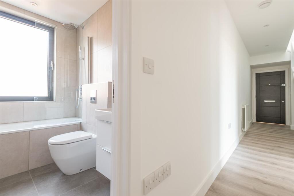 Flat 26 003.JPG