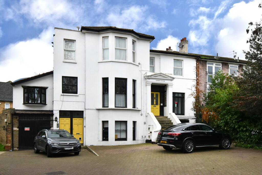 Ravensbourne Park, London, SE6 4XS