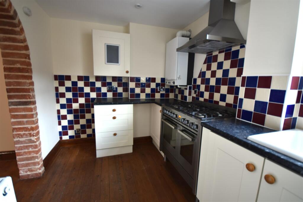 kitchen side view.JPG