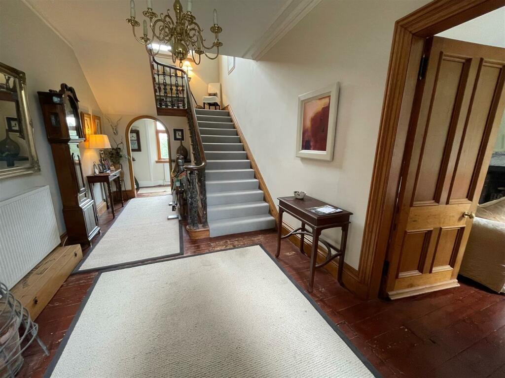 ENTRANCE HALLWAY