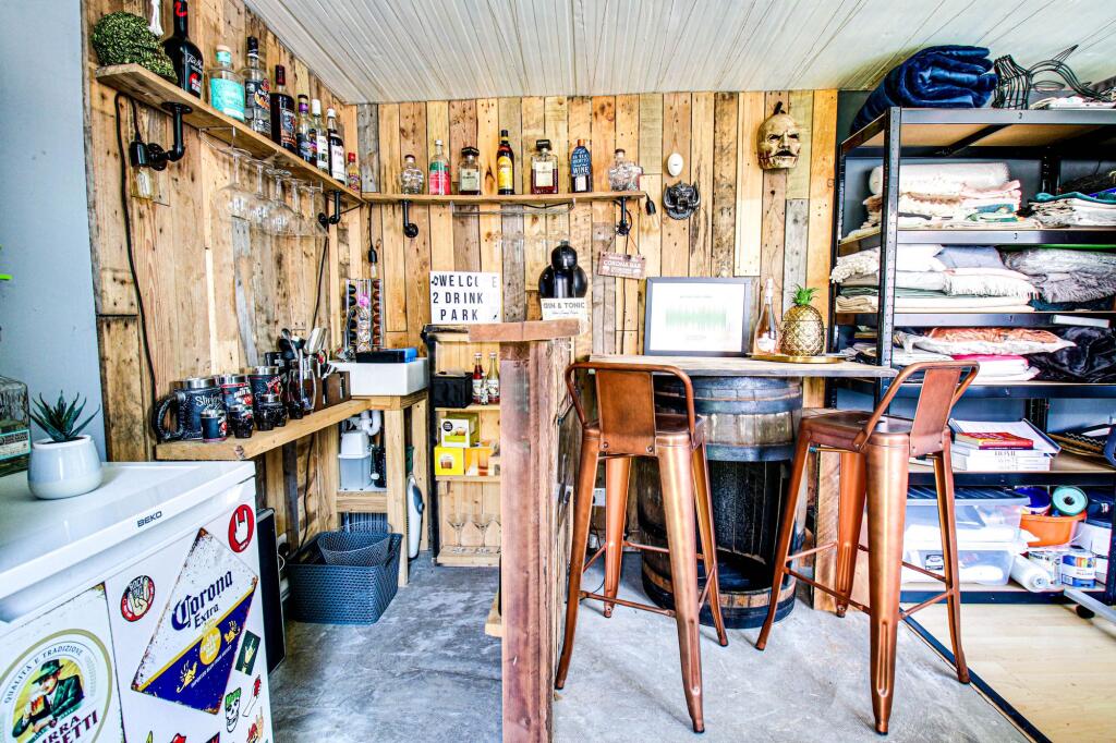 Outdoor Office and Bar