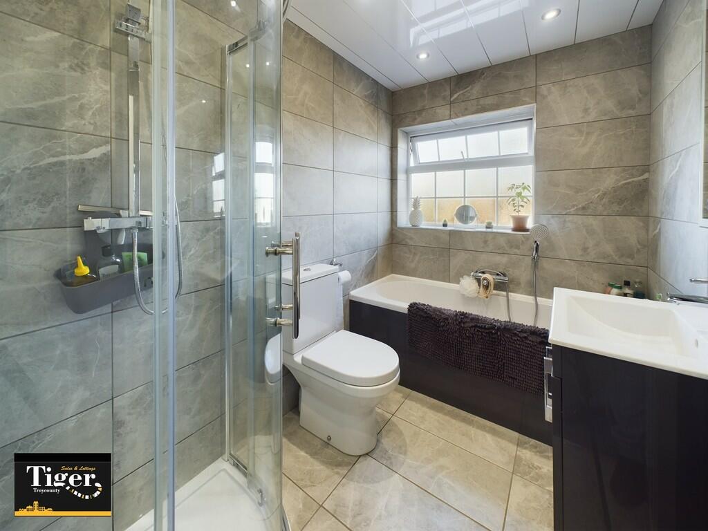 CAM02176G0-PR0346...