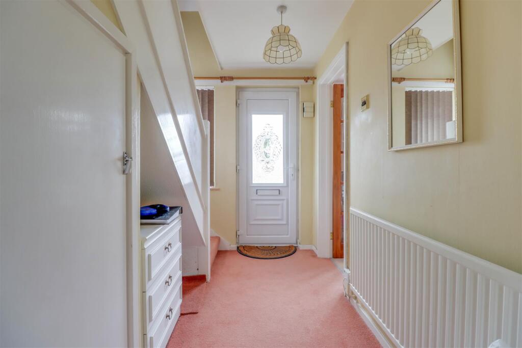 19 REEDS WAY INSIDE-7.jpg