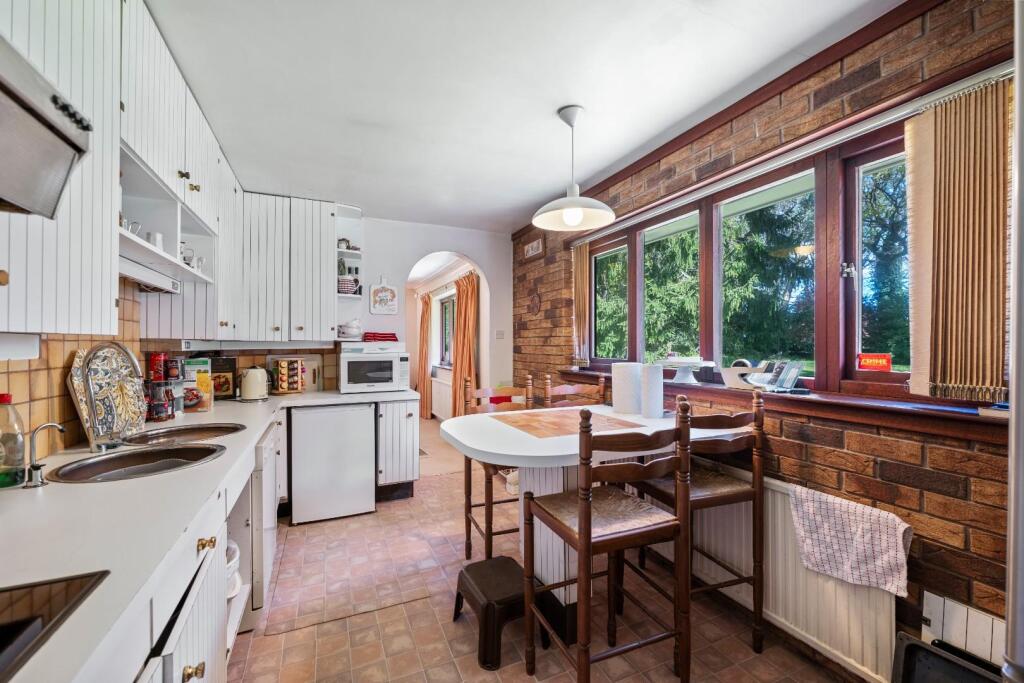 KITCHEN 03.jpg