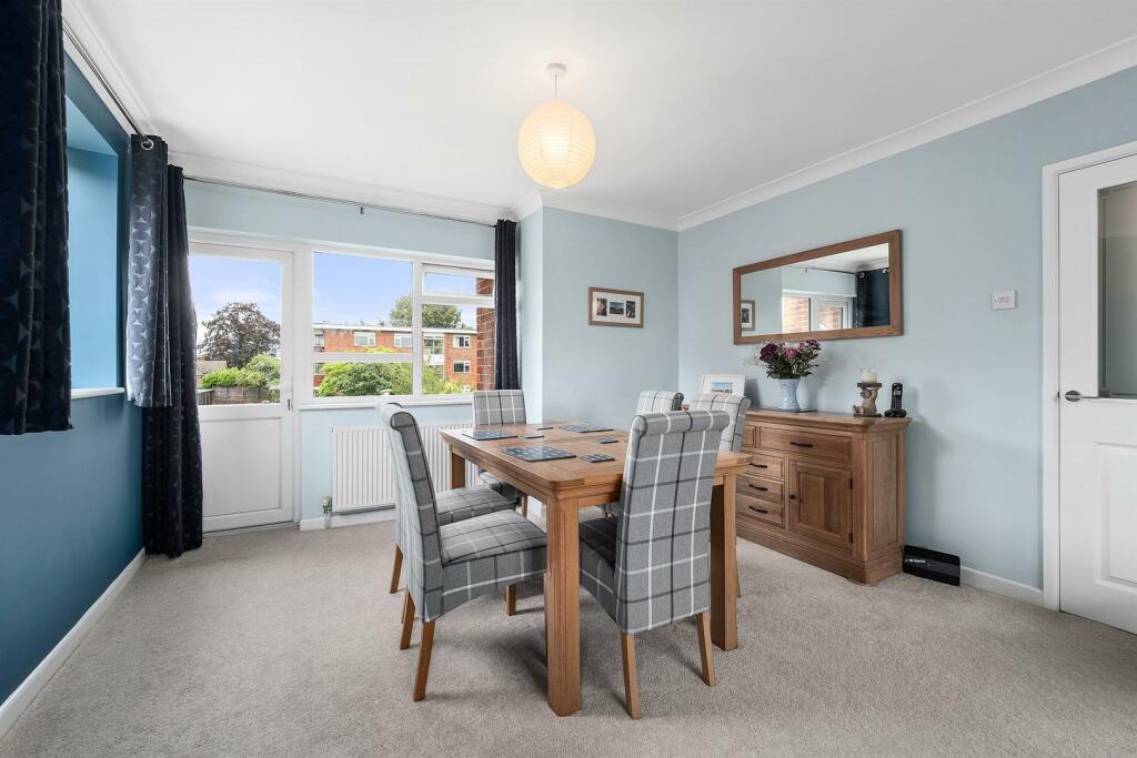 Flat 13 Brookhurst Court-3.jpg