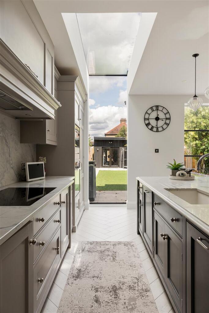 Inglehurst Gardens, IG4