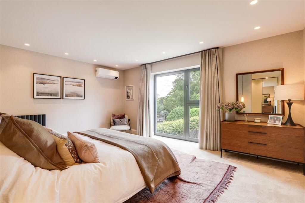 Principle Bedroom (3).jpg