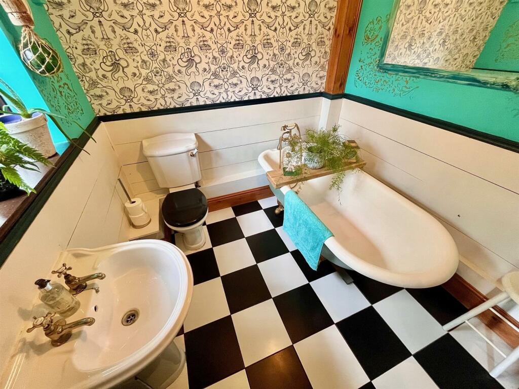 Ground Floor Bathroom