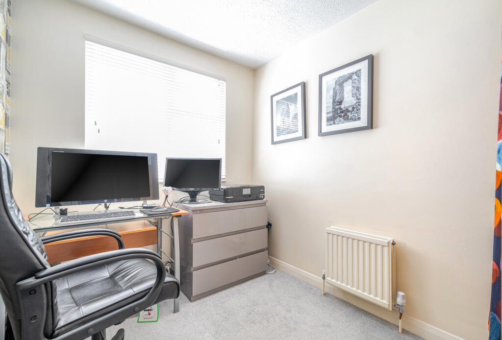 1287646-18-682494...