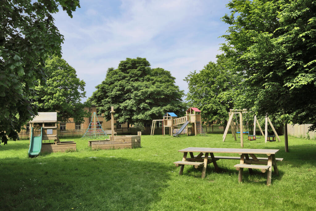 Pic 12 Childs Play Area (1).JPG