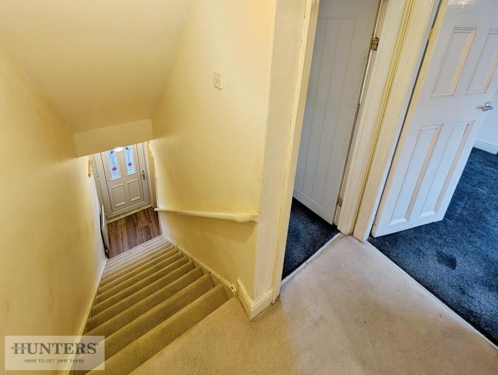 FIRST FLOOR LANDING