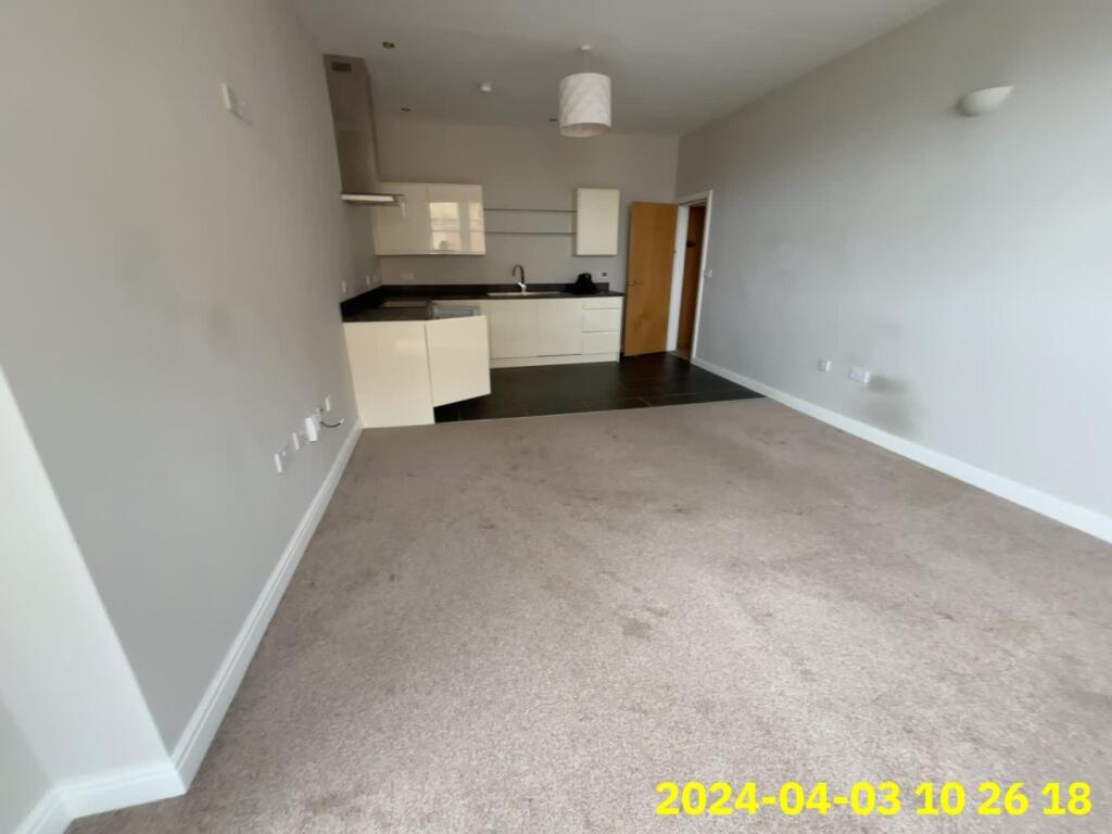 Living room photo 2