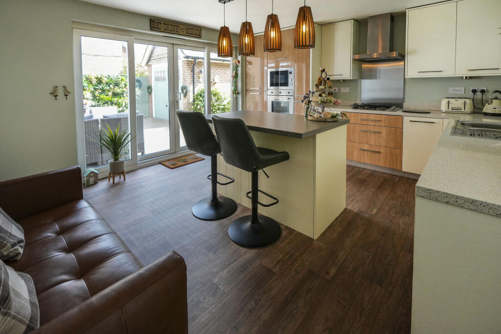 Kitchen/Breakfast Room