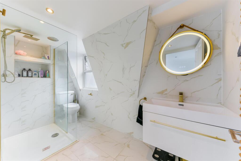 En Suite Shower Room