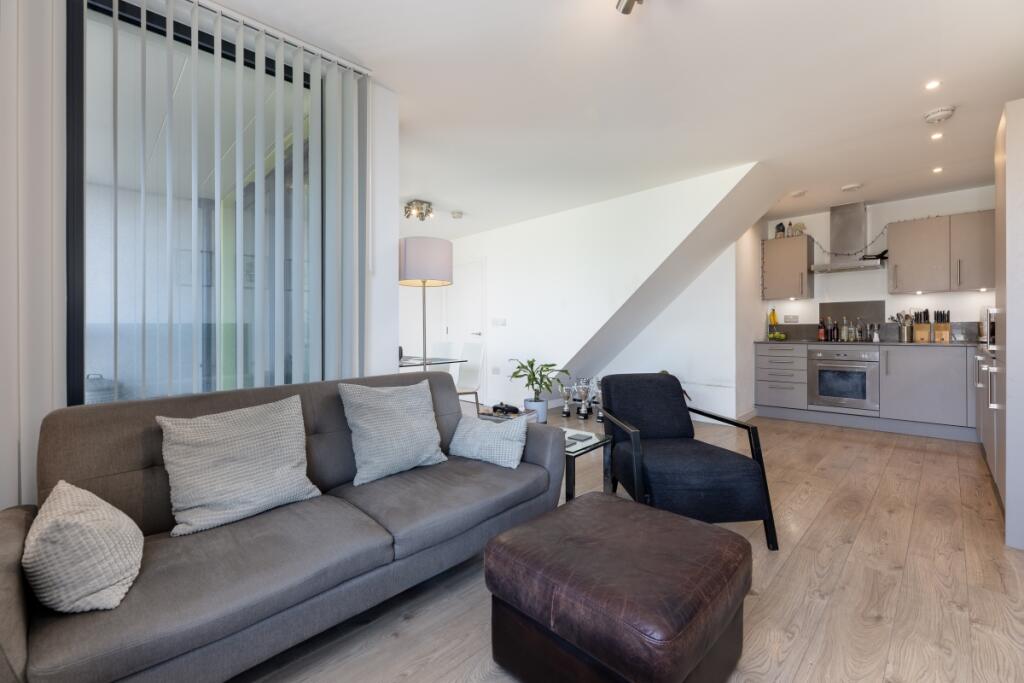 Hepburn House F2 ...
