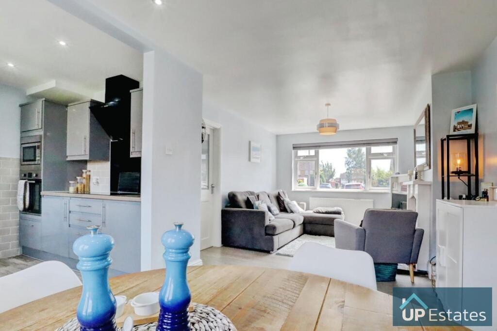 KITCHEN/DINER/LIVING