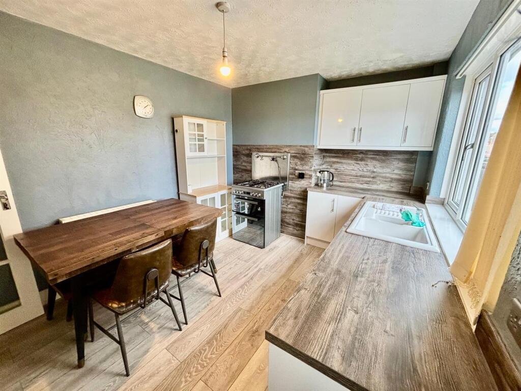 Fitted Dining Kitchen: