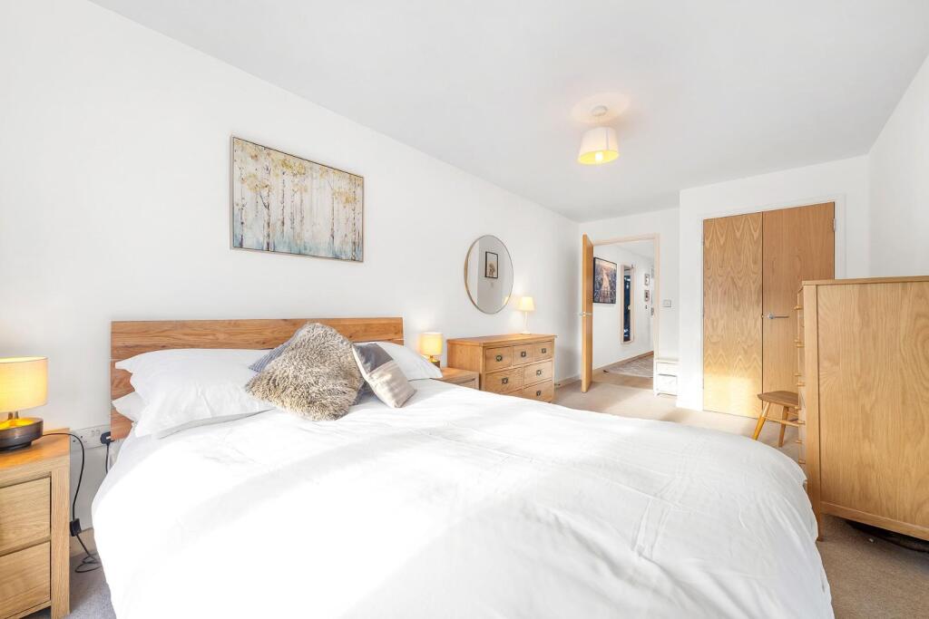 Bedroom (2).JPG