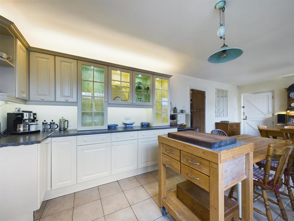 Kitchen/Dining room