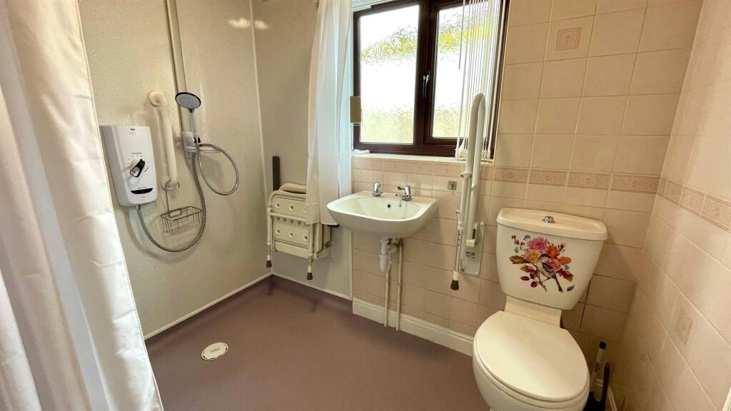 3-PIECE WET ROOM