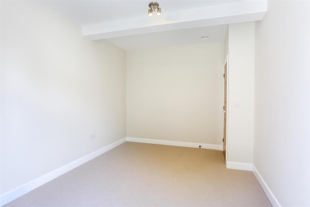 1469541018 - The Works, High Steet, KT1720.jpg