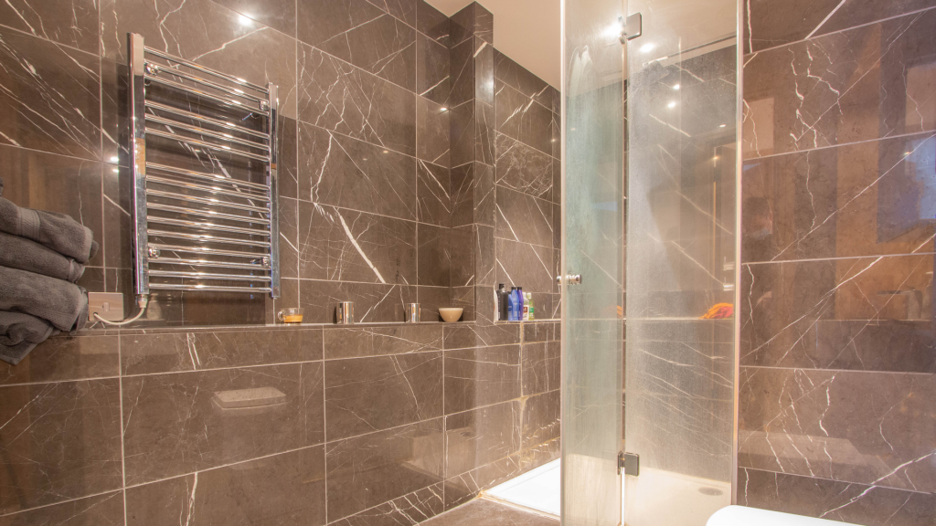 BATHROOM ONE