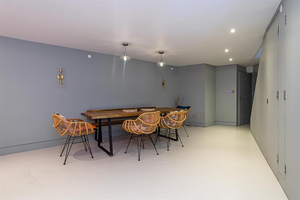 128_a_Elgin_avenue__0028.jpg